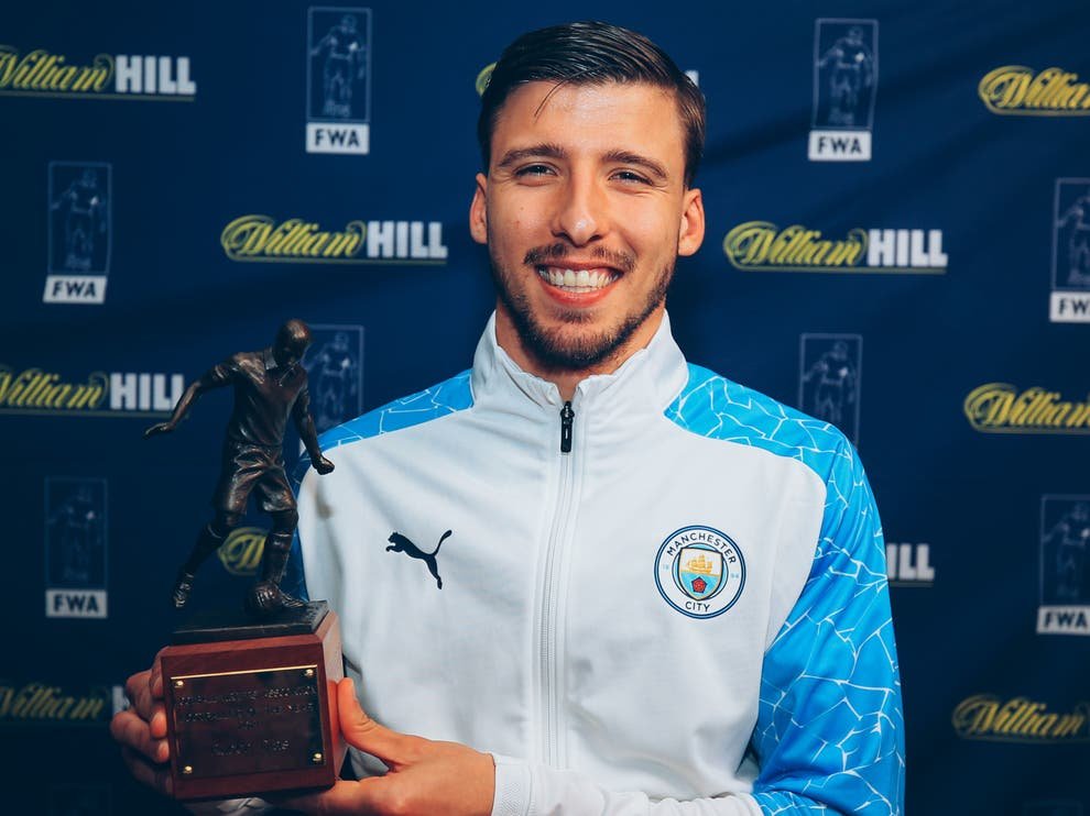 Ruben Diaz wins Football Writer's Association Footballer of the year award for 2020/21